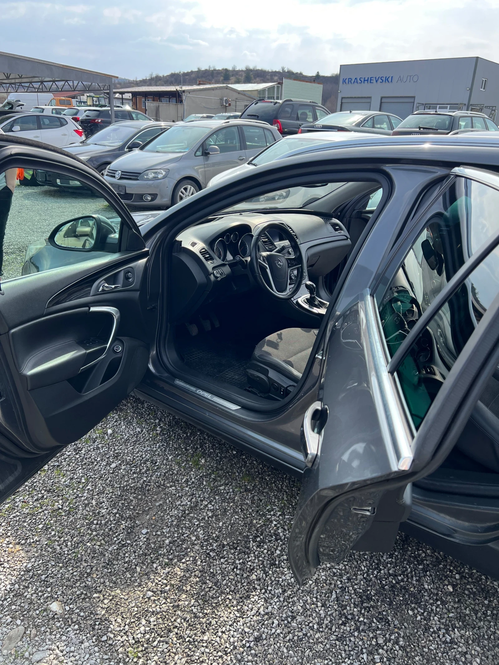 Opel Insignia, снимка 4 - Автомобили и джипове - 53877698