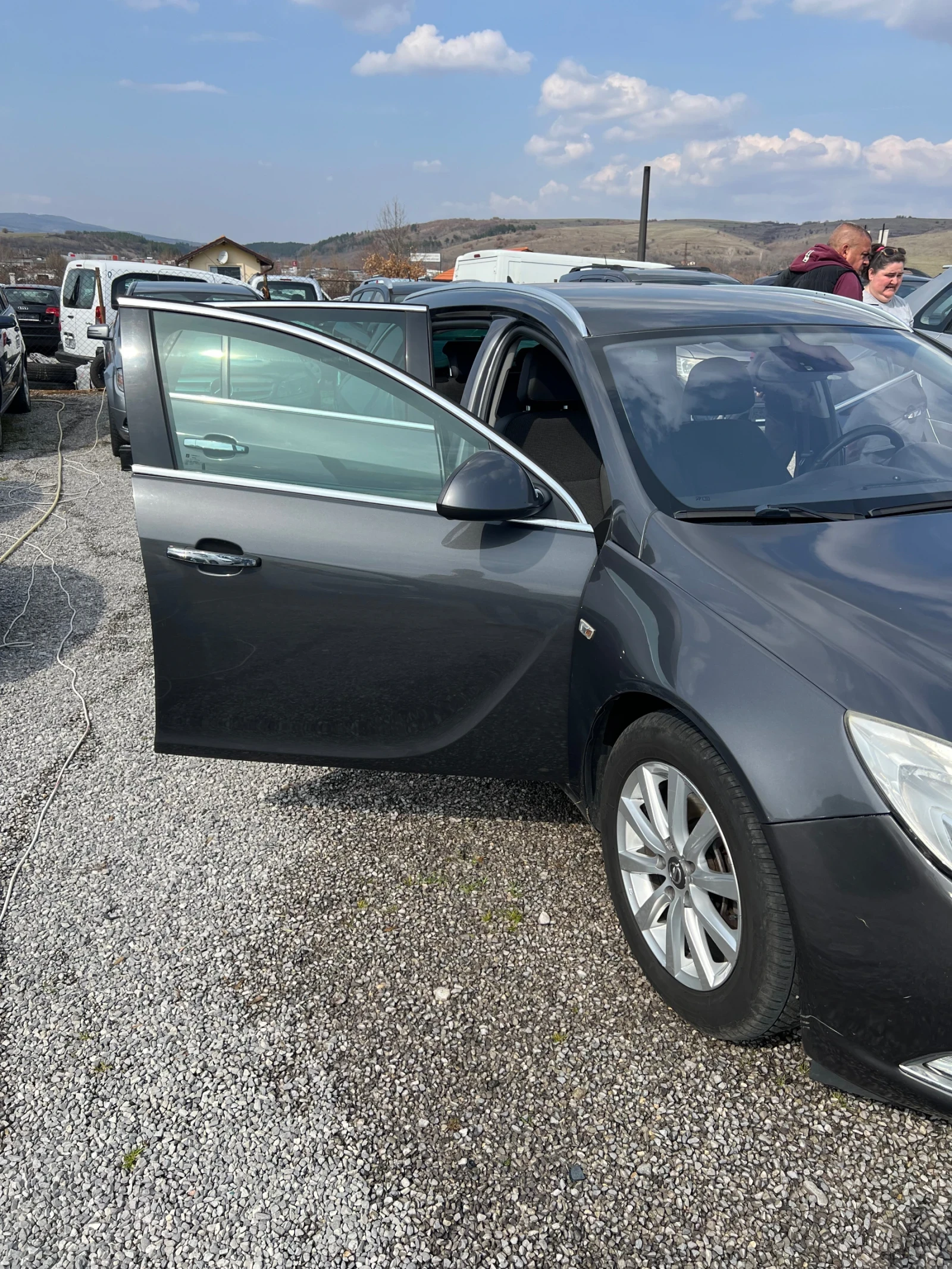 Opel Insignia, снимка 2 - Автомобили и джипове - 53877698