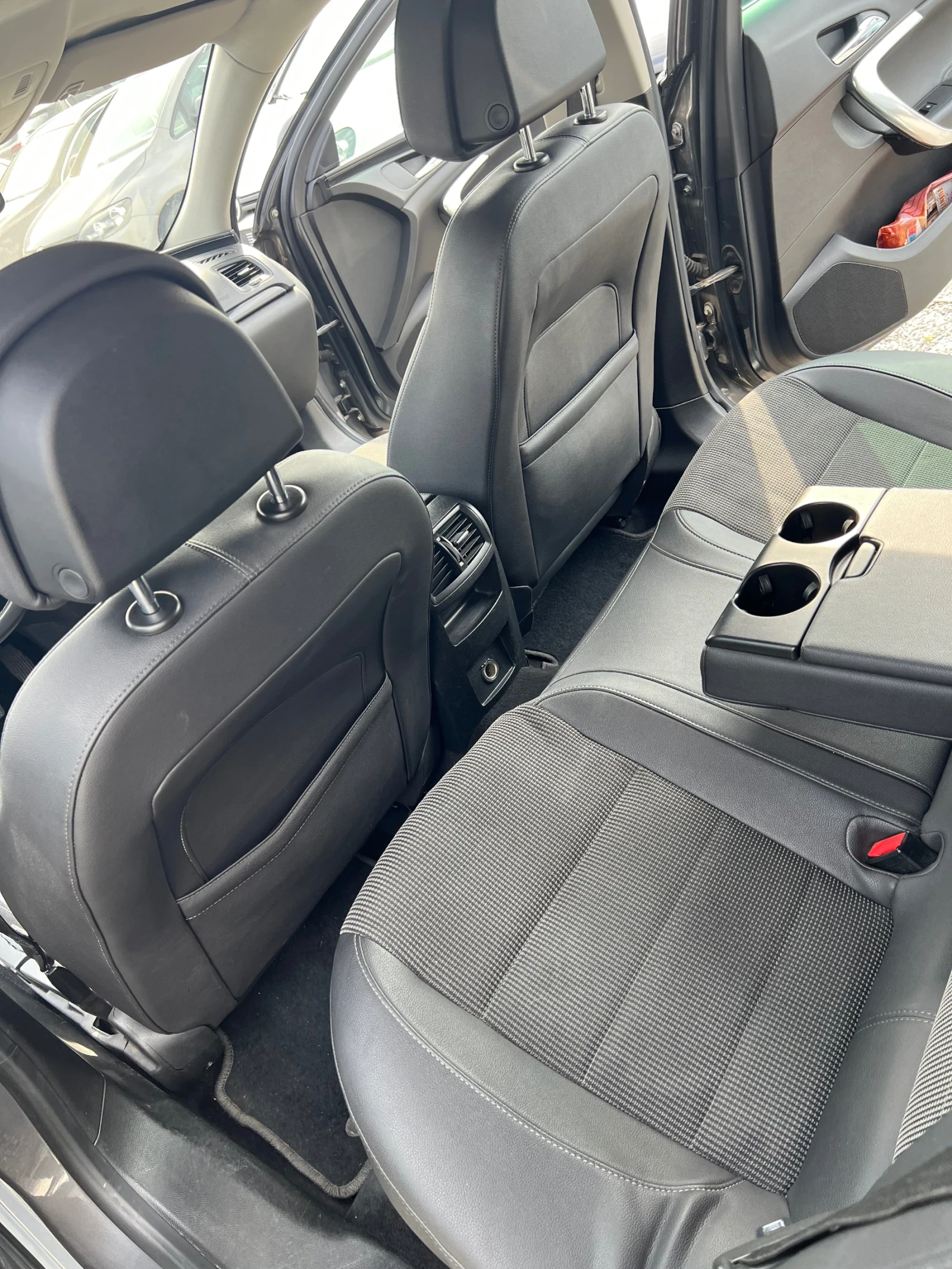 Opel Insignia, снимка 6 - Автомобили и джипове - 53877698