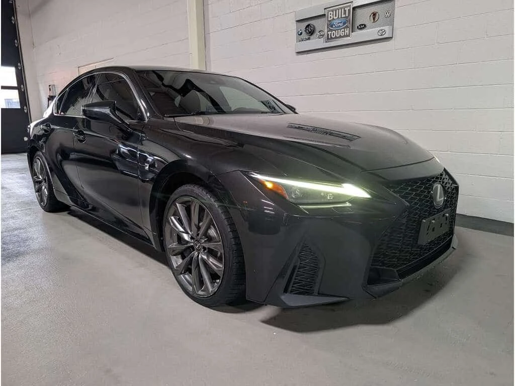 Lexus IS * F SPORT APPLE CAR PLAY ALL WHEEL DRIVE COOLED SE