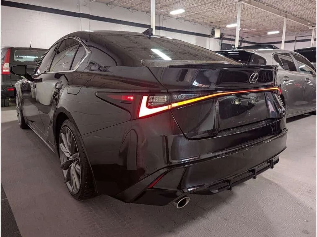 Lexus IS * F SPORT APPLE CAR PLAY ALL WHEEL DRIVE COOLED SE, снимка 5 - Автомобили и джипове - 53937661