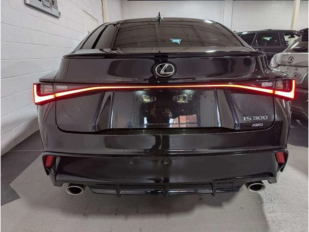 Lexus IS * F SPORT APPLE CAR PLAY ALL WHEEL DRIVE COOLED SE, снимка 6 - Автомобили и джипове - 53937661