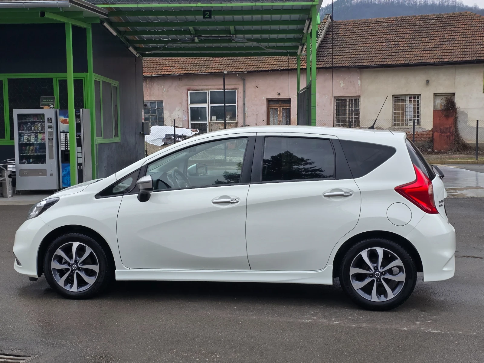 Nissan Note 1.2t 98к.с. ШВЕЙЦАРИЯ , снимка 8 - Автомобили и джипове - 53975756