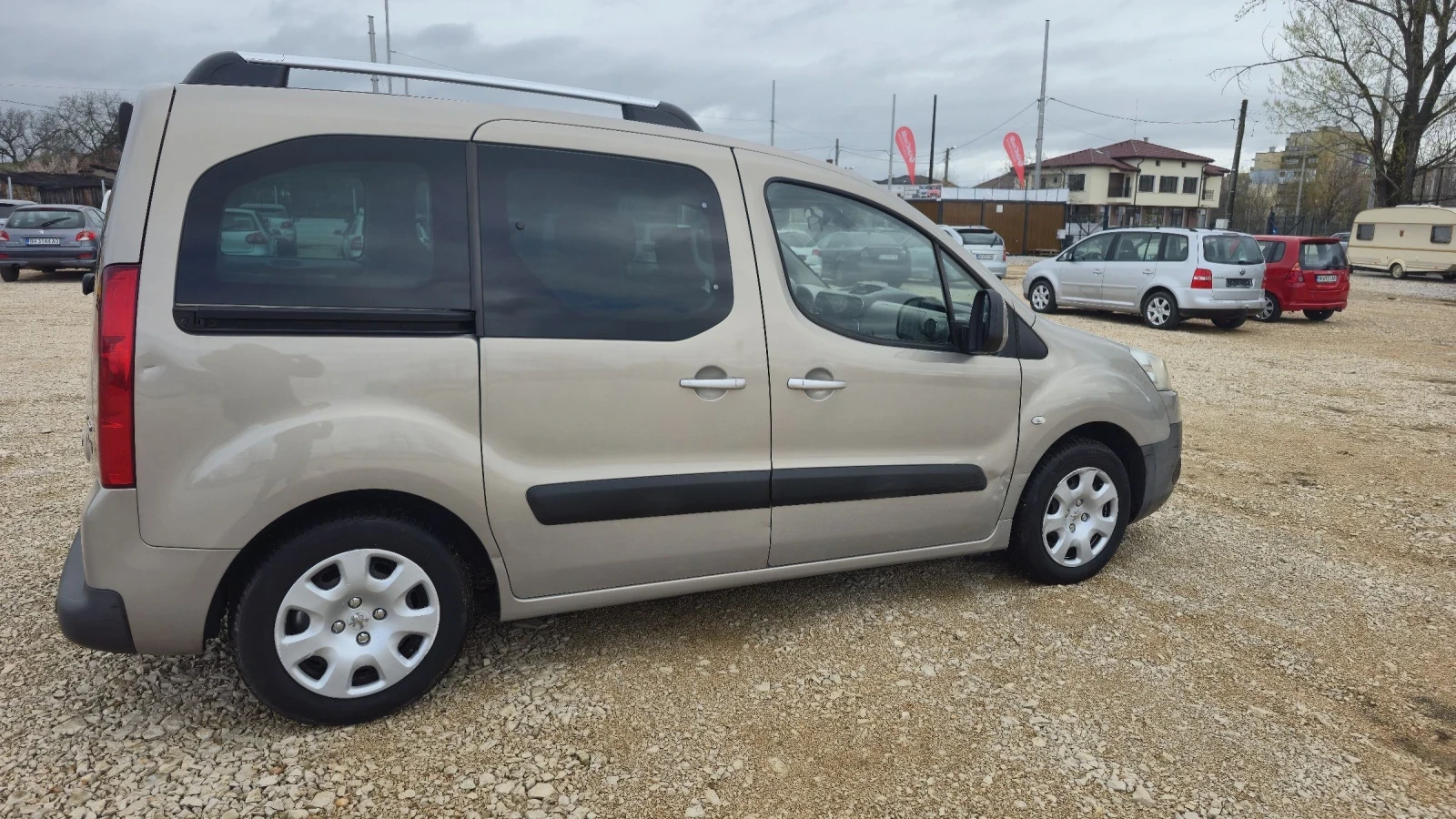 Peugeot Partner 1.6 HDI Пътнически, снимка 4 - Автомобили и джипове - 54007462