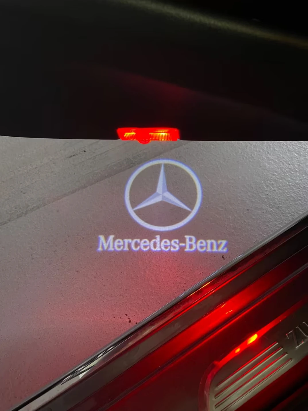 Mercedes-Benz E 220 AMG / 7G Tronic / LED / 1 СОБСТВЕНИК, снимка 8 - Автомобили и джипове - 54416624