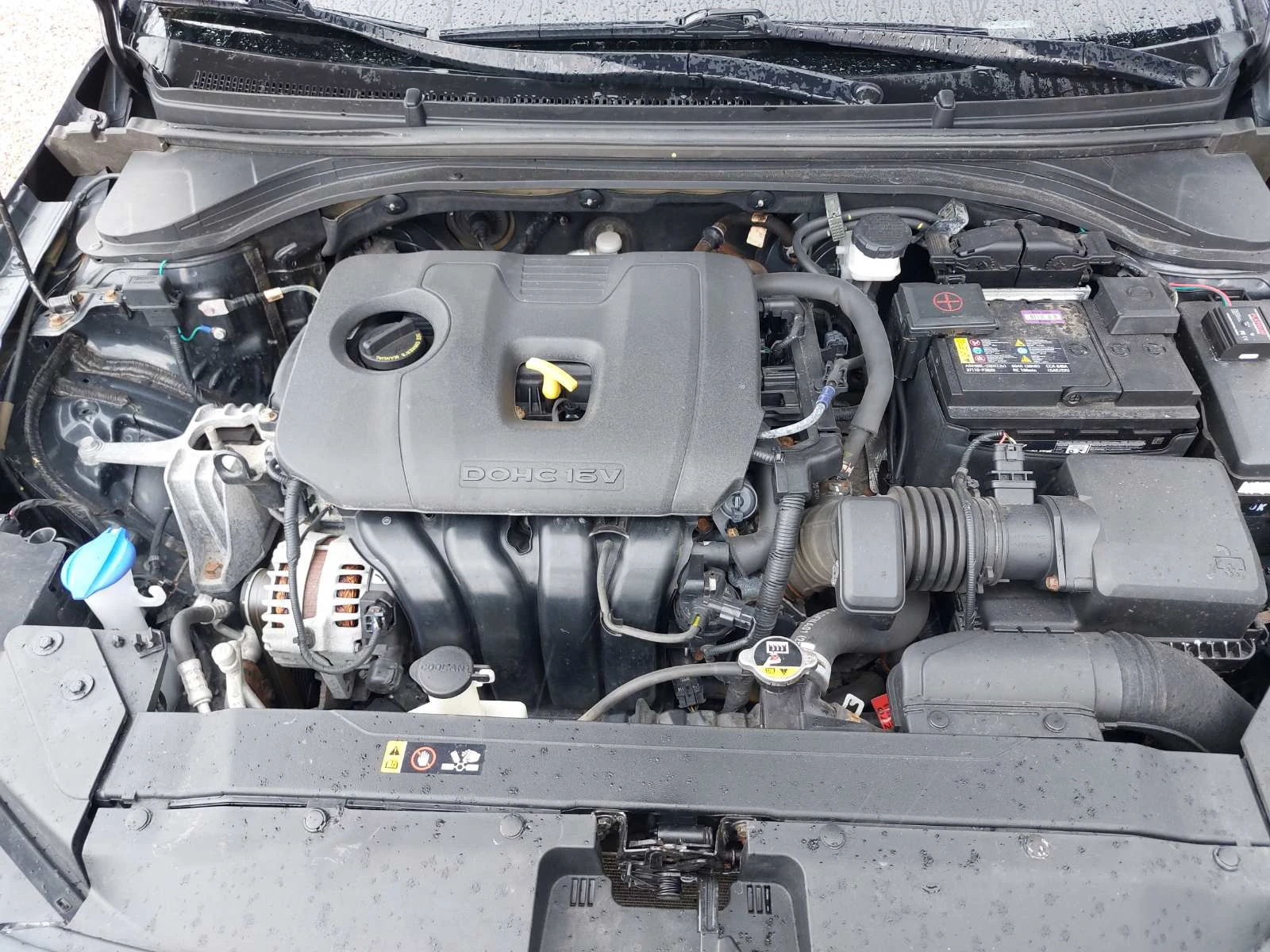 Hyundai Elantra Luxury, снимка 16 - Автомобили и джипове - 54633105