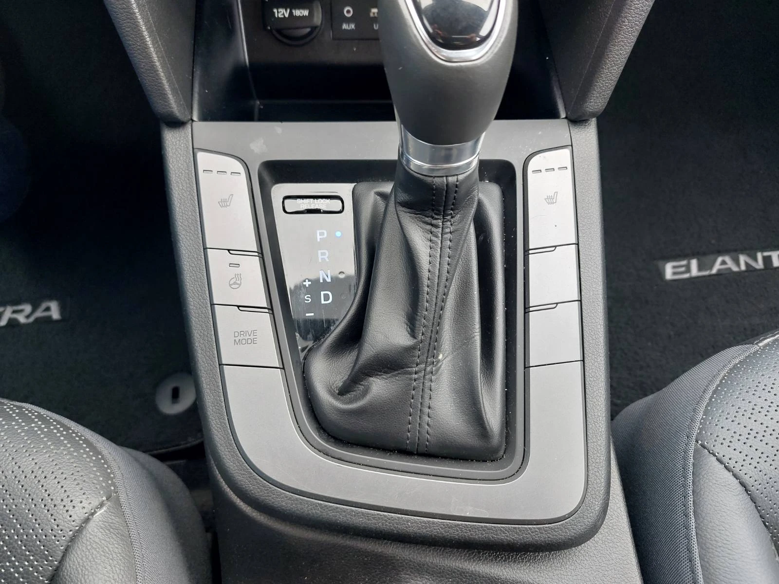 Hyundai Elantra Luxury, снимка 11 - Автомобили и джипове - 54633105