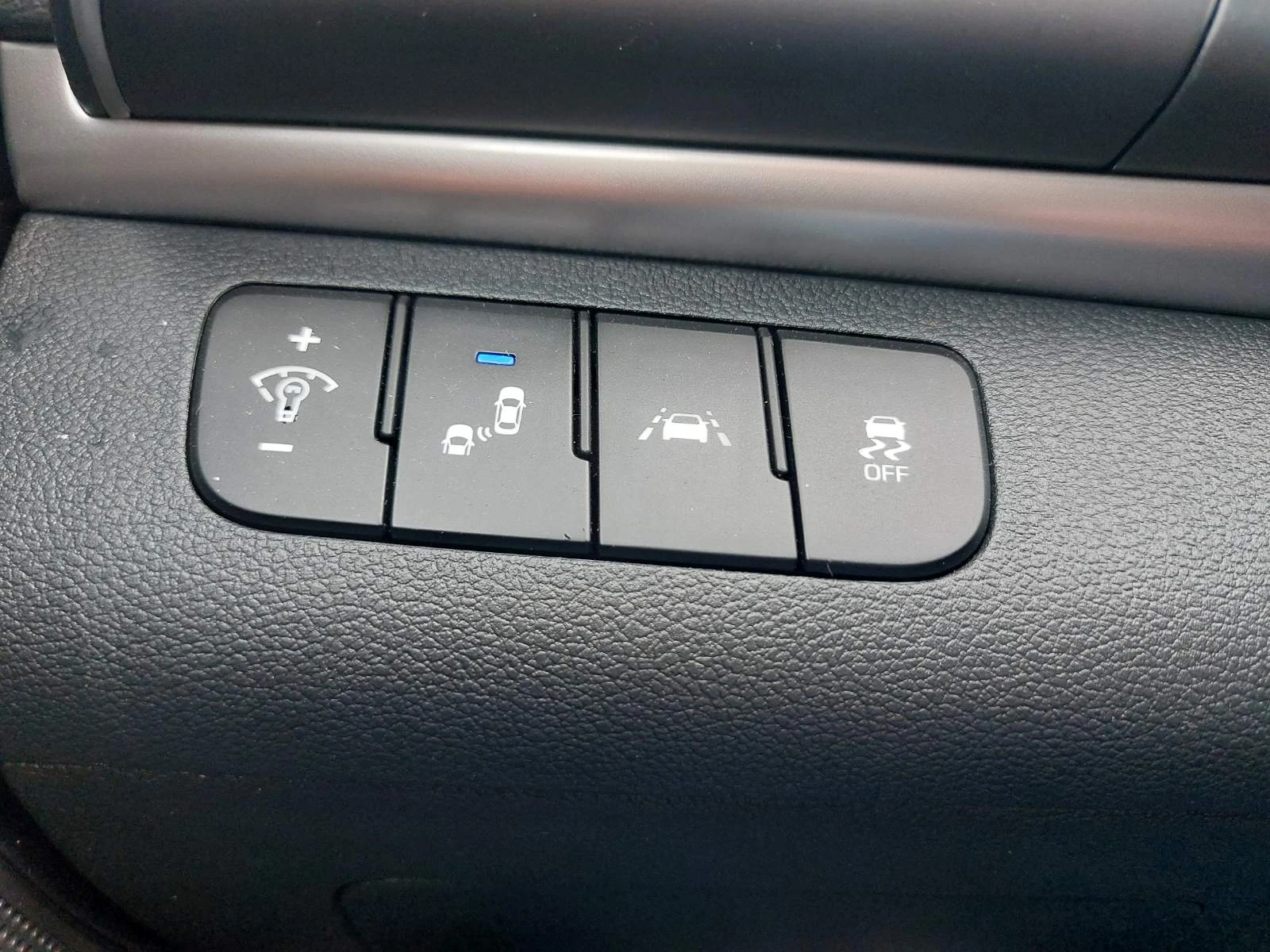 Hyundai Elantra Luxury, снимка 12 - Автомобили и джипове - 54633105