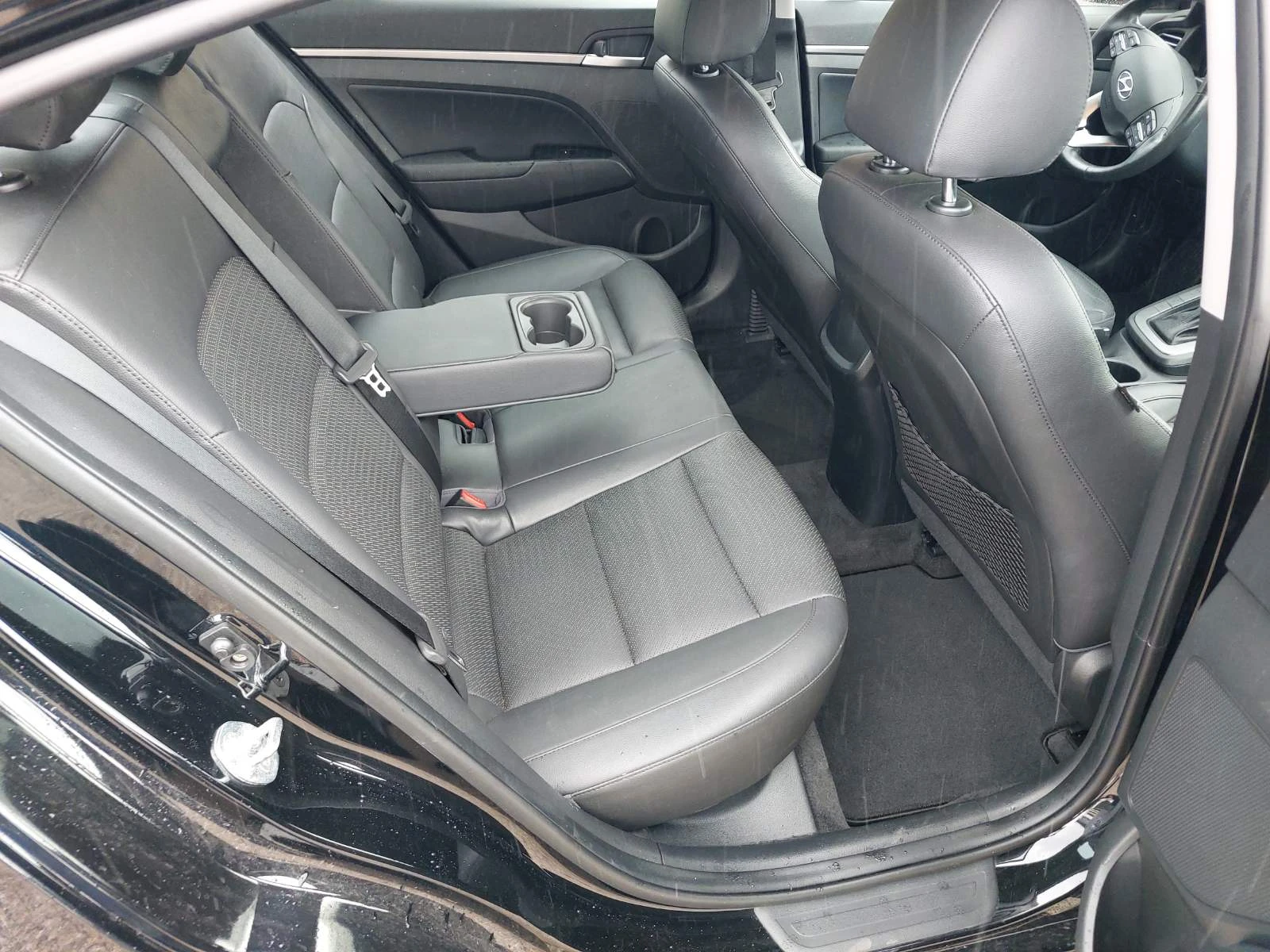 Hyundai Elantra Luxury, снимка 7 - Автомобили и джипове - 54633105