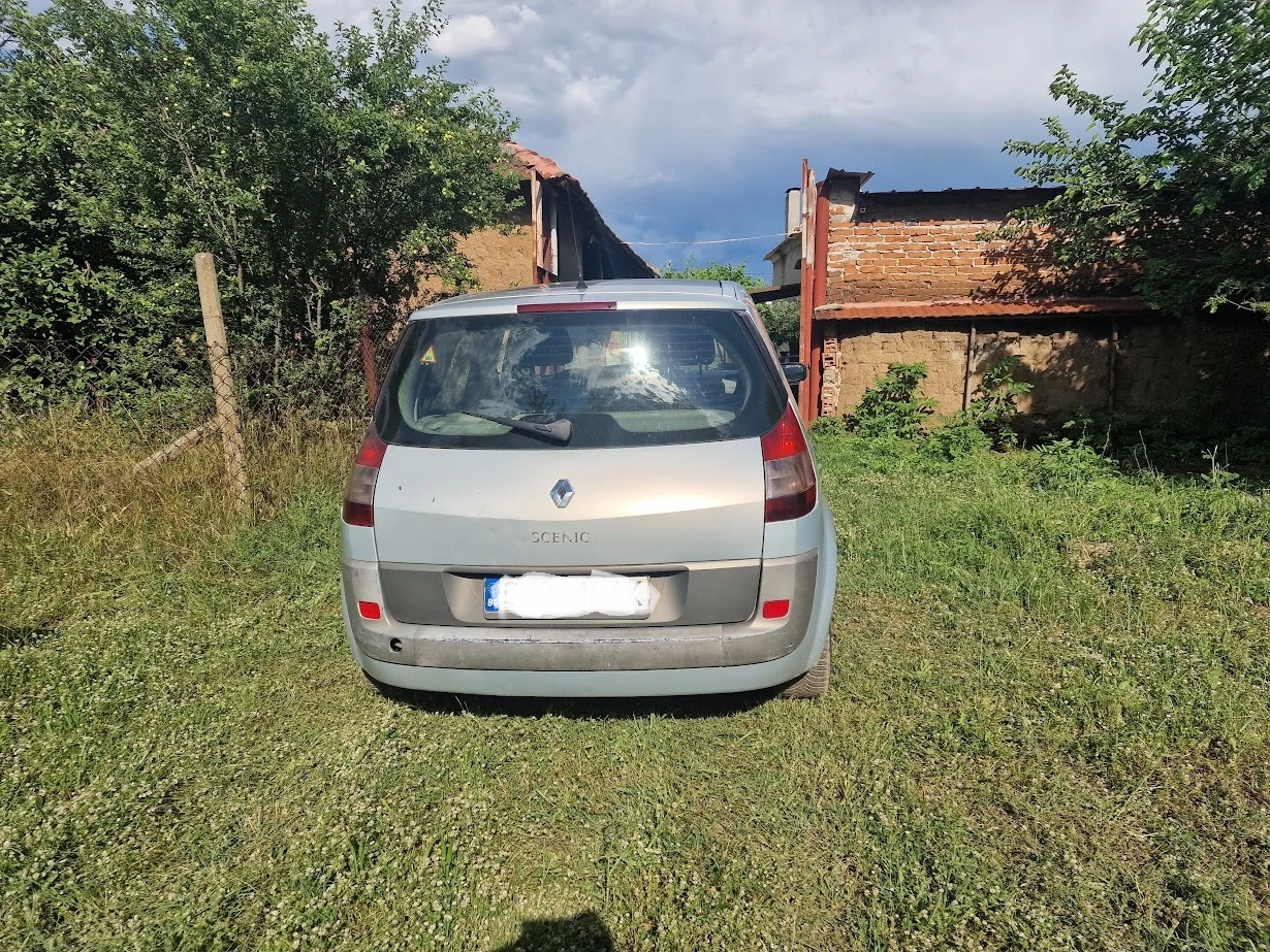 Renault Scenic 1.6i Газ, снимка 4 - Автомобили и джипове - 54924276