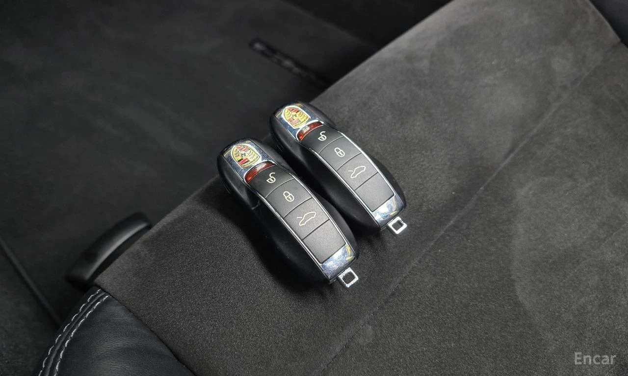 Porsche 911 CARRERA 4* GTS* CABRIO* CHRONO* BOSE* LIFT* CAMERA, снимка 16 - Автомобили и джипове - 55029567