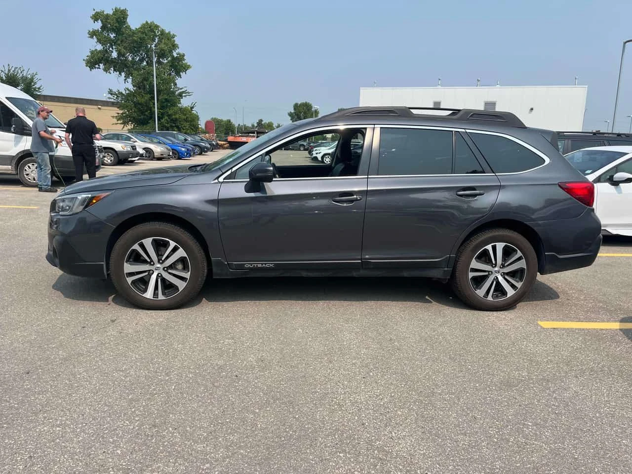 Subaru Outback Limited | CARFAX | АВТОКРЕДИТ БЕЗ ПЪРВОНАЧАЛНА, снимка 4 - Автомобили и джипове - 55414611