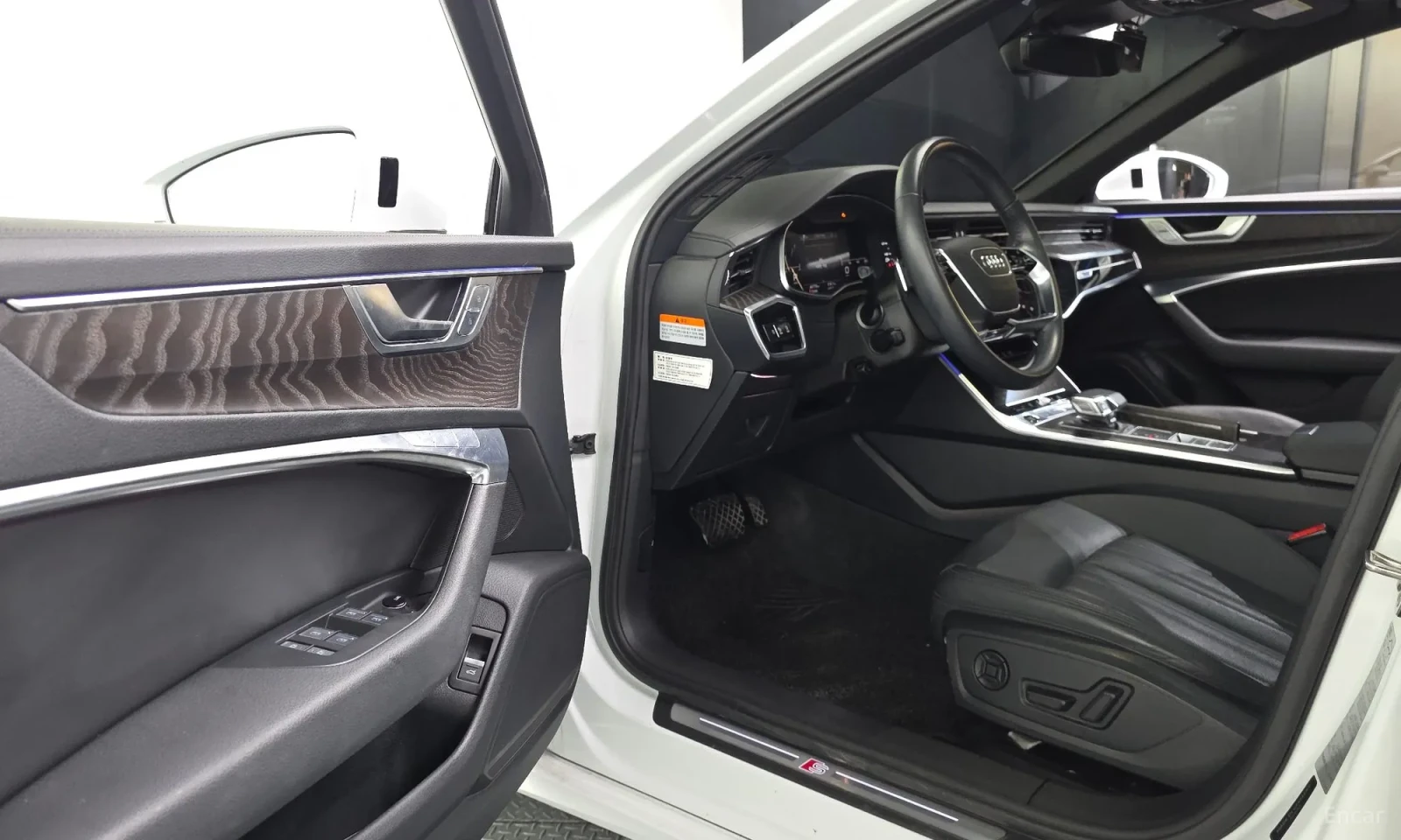 Audi A6 45TFSI* UNIKAT* 46000KM!!!* , снимка 10 - Автомобили и джипове - 55582789
