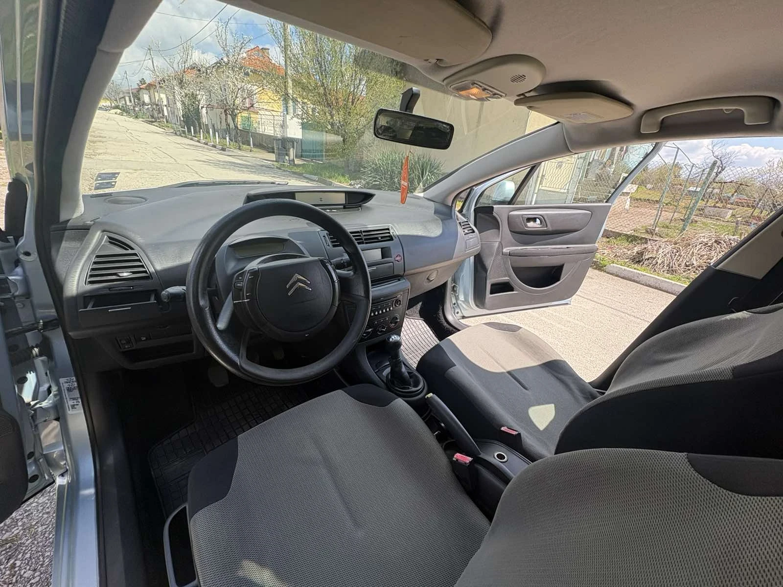 Citroen C4 1.4, 88к.с., снимка 7 - Автомобили и джипове - 55646897