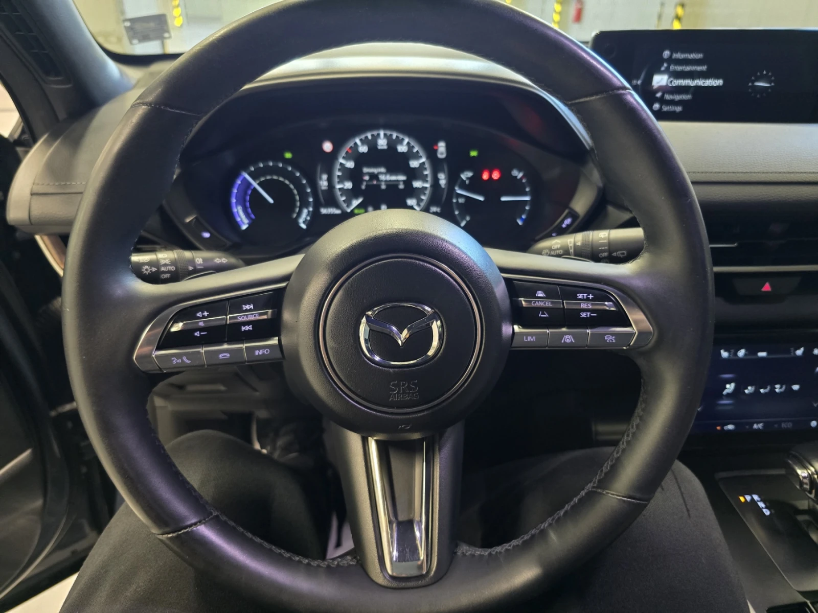 Mazda MX-30 BOSE / 360  / HUD / Двуцветна, снимка 7 - Автомобили и джипове - 55677066