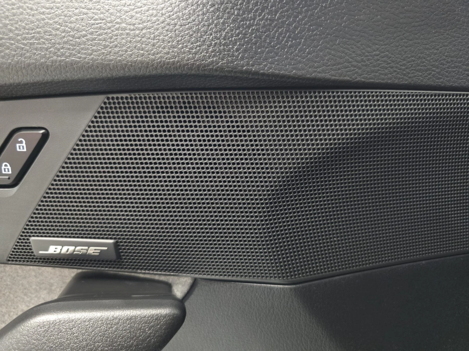 Mazda MX-30 BOSE / 360  / HUD / Двуцветна, снимка 10 - Автомобили и джипове - 55677066