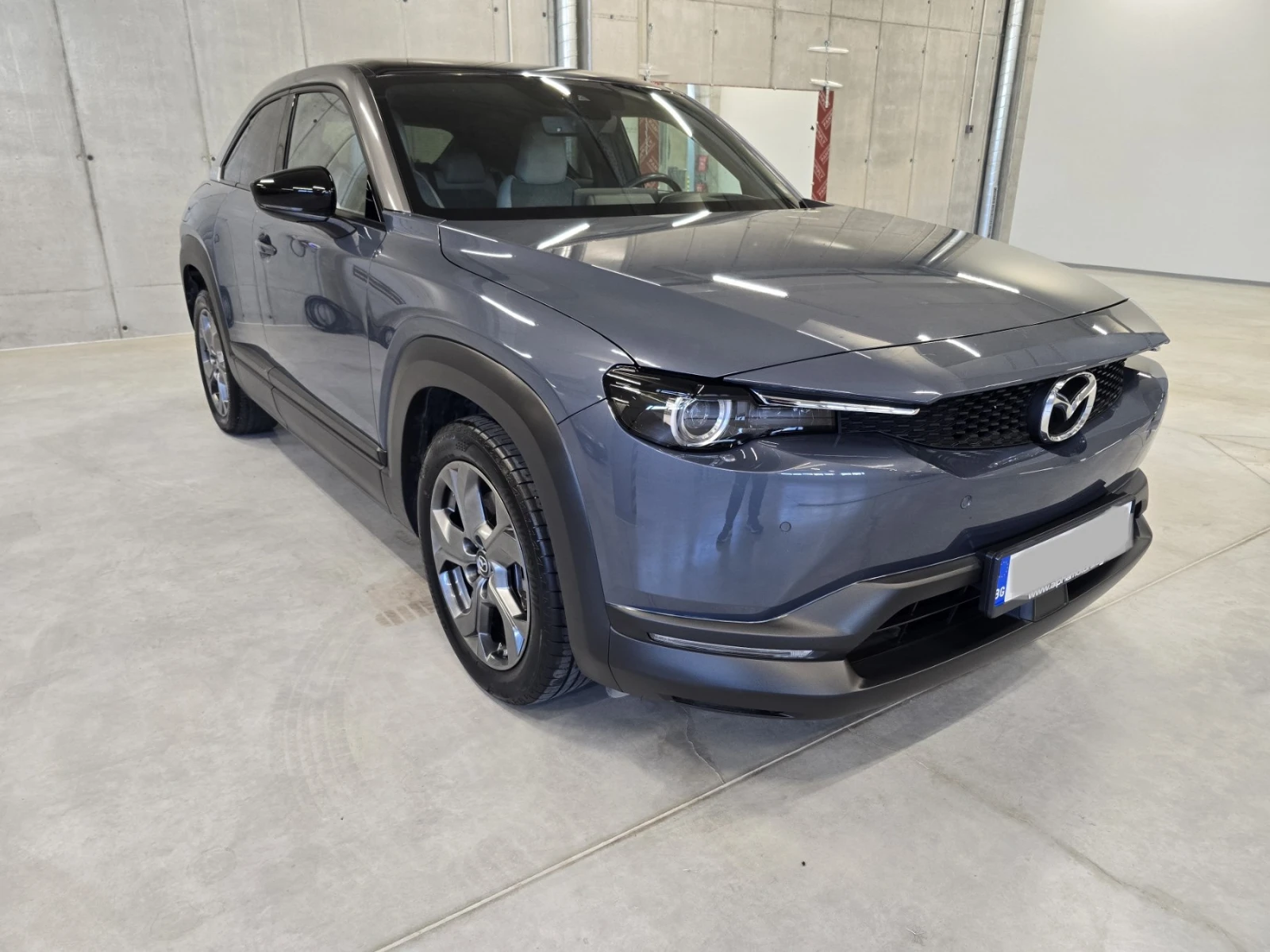 Mazda MX-30 BOSE / 360  / HUD / Двуцветна, снимка 2 - Автомобили и джипове - 55677066