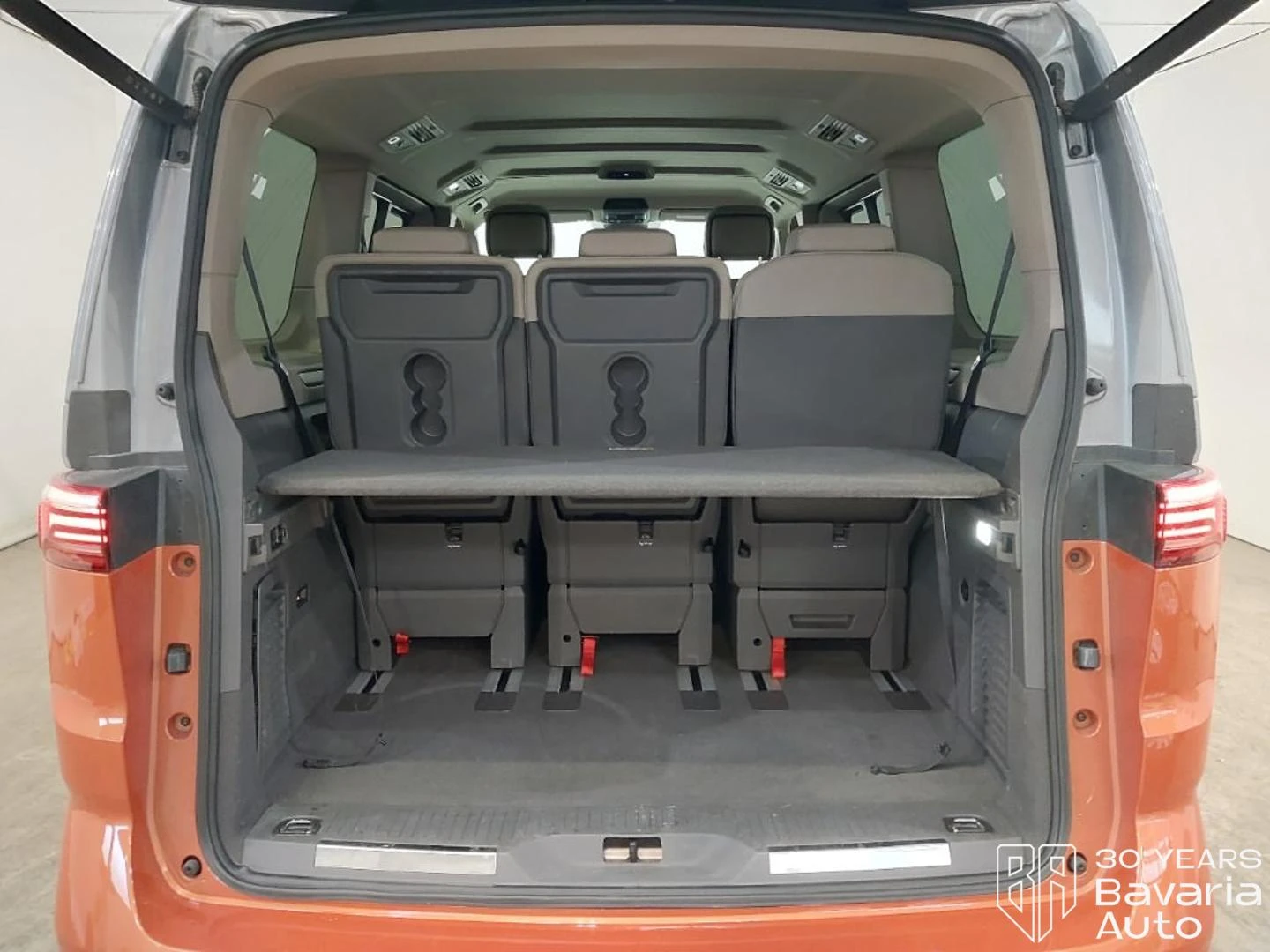 VW Multivan long Style DSG Easy Open Basic, снимка 10 - Автомобили и джипове - 56037152