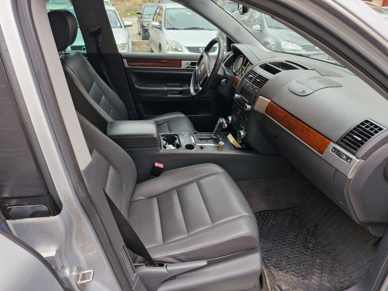 VW Touareg, снимка 1 - Автомобили и джипове - 46368566