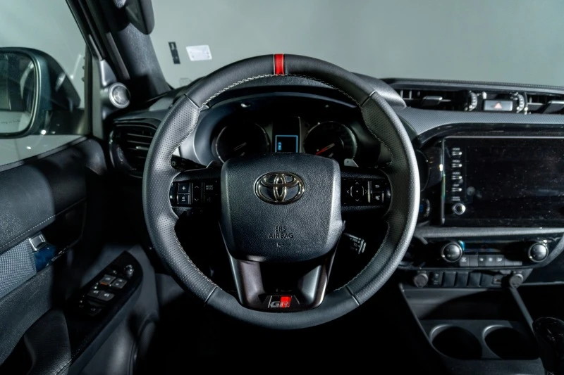 Toyota Hilux DC GR Sport, снимка 16 - Автомобили и джипове - 46278254