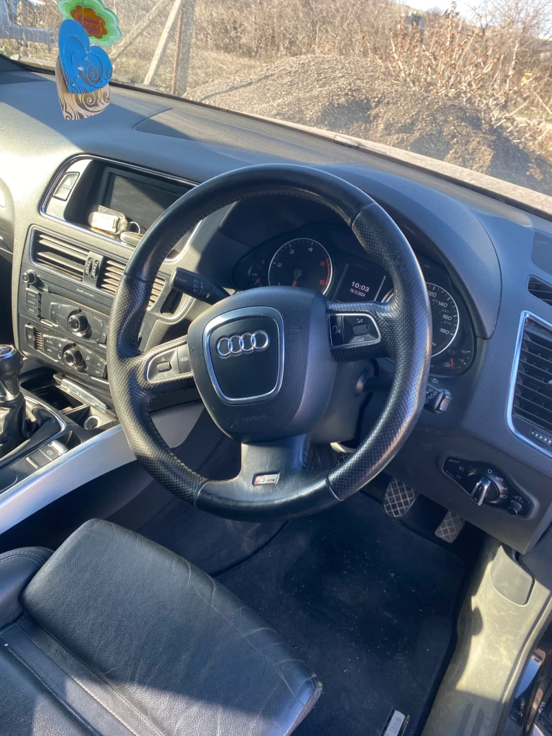 Audi Q5 2.0тди, снимка 12 - Автомобили и джипове - 48370099