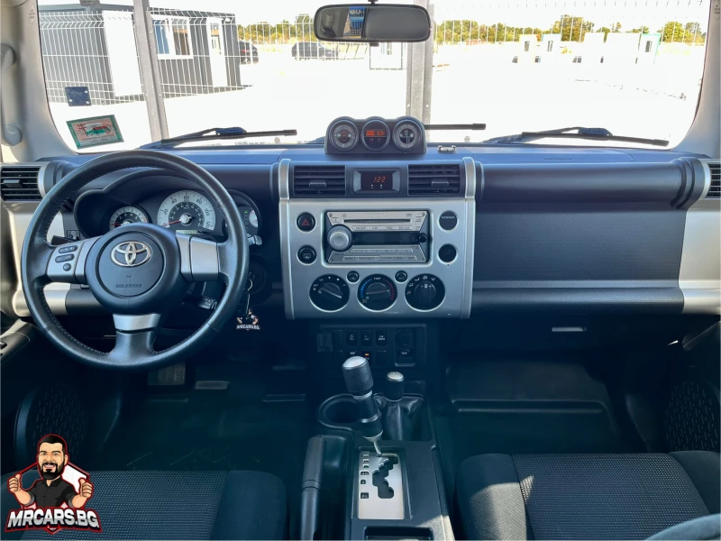 Toyota Fj cruiser 4.0VVTI/4WD, снимка 8 - Автомобили и джипове - 48783086