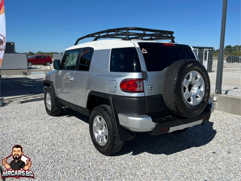 Toyota Fj cruiser 4.0VVTI/4WD, снимка 3 - Автомобили и джипове - 48783086