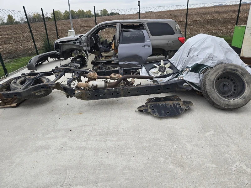 Toyota Sequoia Tundra