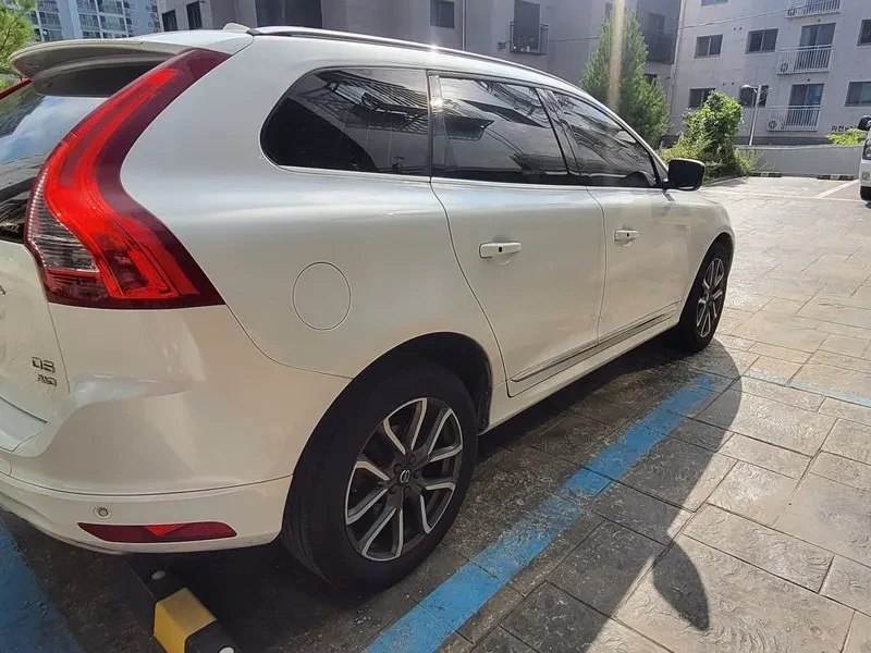 Volvo XC60 D5 Awd 1St Generation, снимка 4 - Автомобили и джипове - 56111903