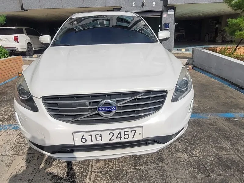 Volvo XC60 D5 Awd 1St Generation, снимка 2 - Автомобили и джипове - 56111903