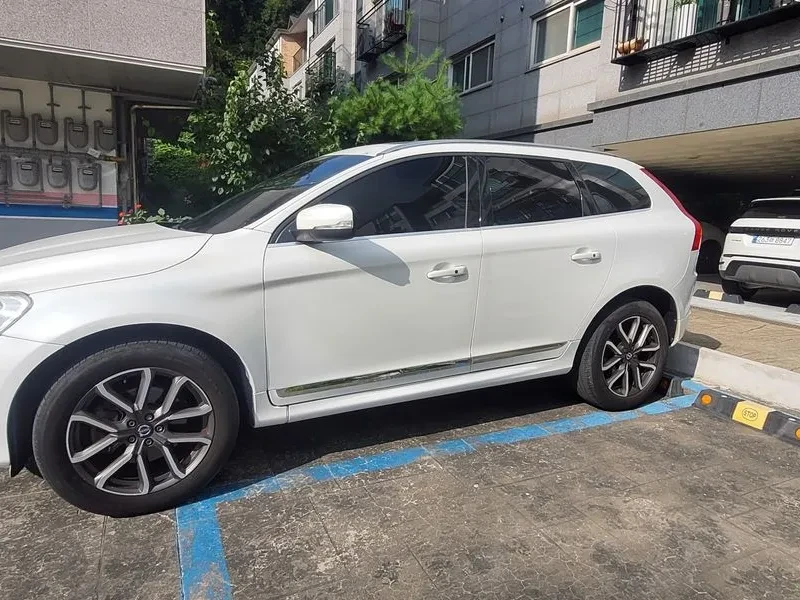 Volvo XC60 D5 Awd 1St Generation, снимка 13 - Автомобили и джипове - 56111903