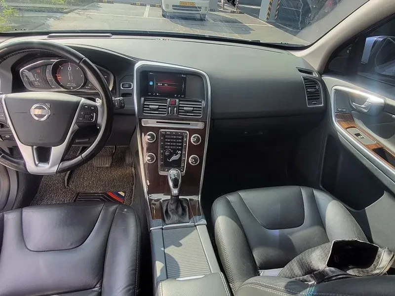 Volvo XC60 D5 Awd 1St Generation, снимка 8 - Автомобили и джипове - 56111903