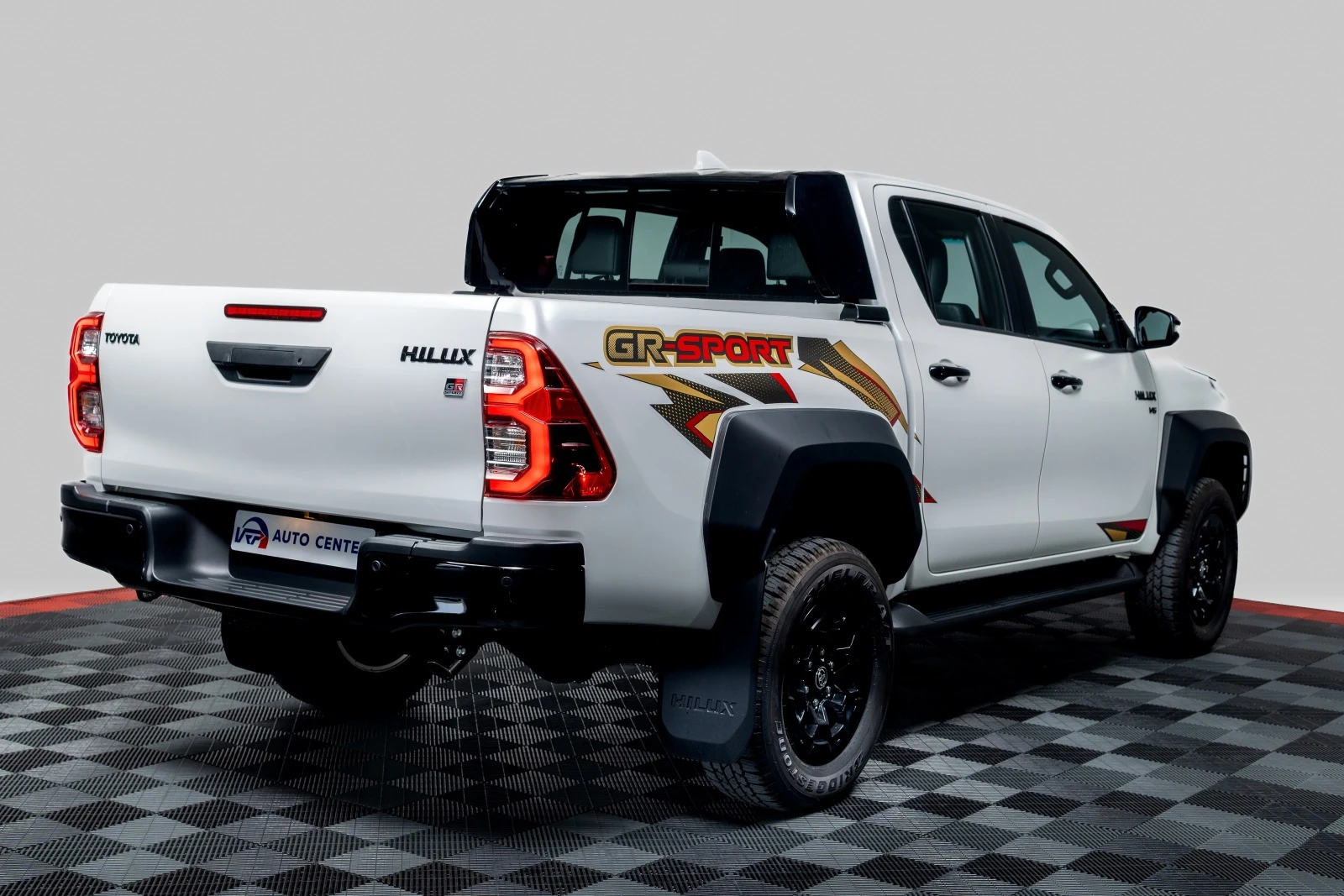 Toyota Hilux DC GR Sport - изображение 4