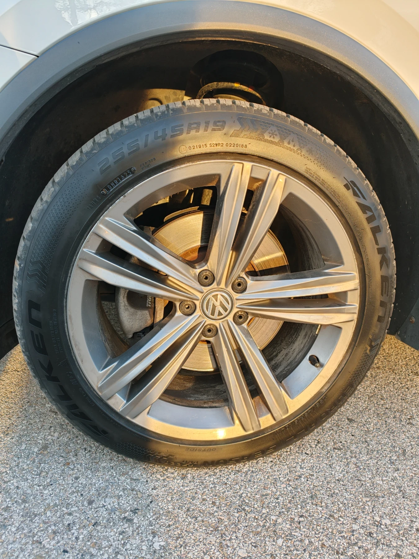 VW Tiguan Allspace R-line 4Motion 2.0 TDI 190hp, снимка 17 - Автомобили и джипове - 54126899