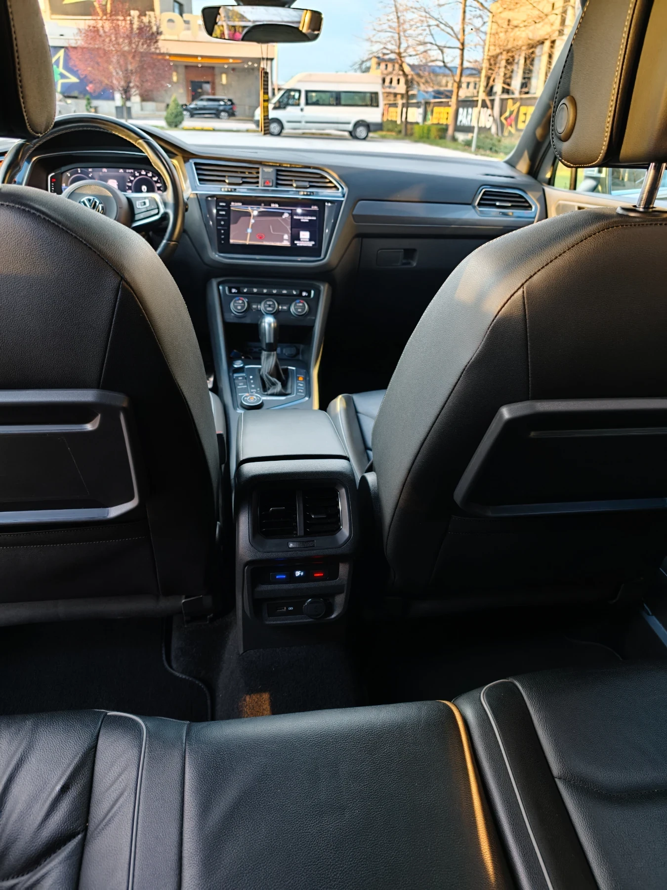 VW Tiguan Allspace R-line 4Motion 2.0 TDI 190hp, снимка 7 - Автомобили и джипове - 54126899