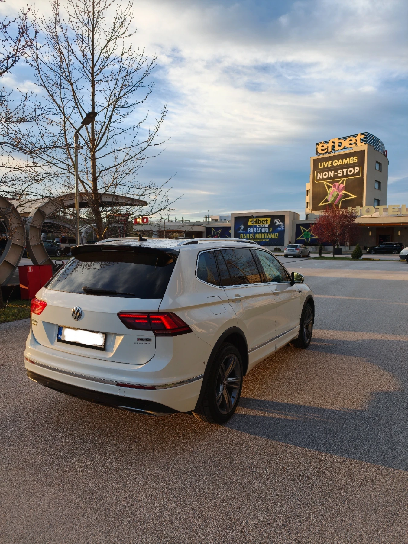 VW Tiguan Allspace R-line 4Motion 2.0 TDI 190hp, снимка 3 - Автомобили и джипове - 54126899