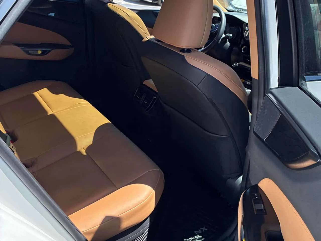 Lexus NX 350h DISTRONIC| ОБДУХВАНЕ| PANORAMA, снимка 13 - Автомобили и джипове - 54839244