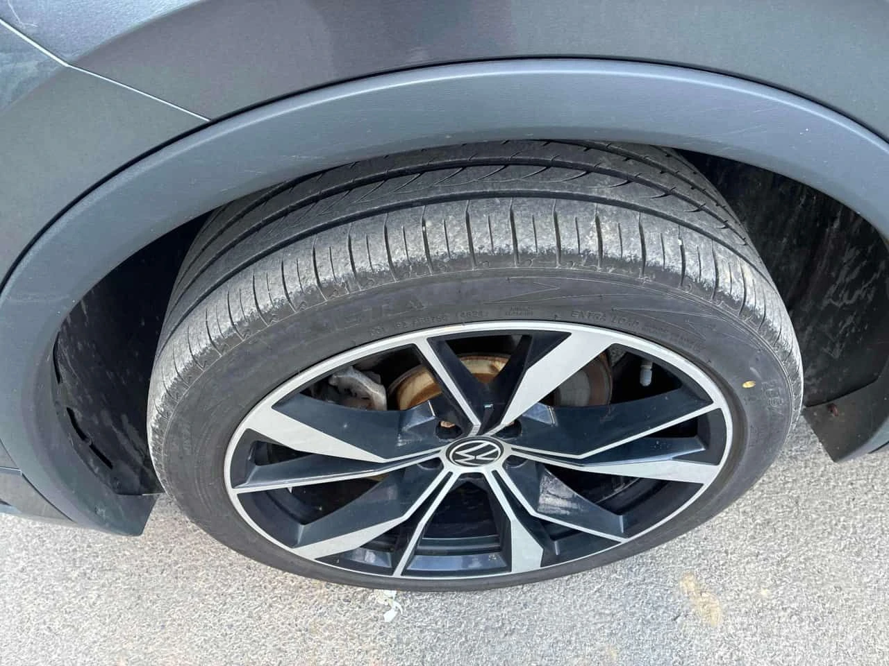 VW Tiguan Highline R Line / 360 / FENDER / DISTRONIC /  , снимка 7 - Автомобили и джипове - 55054287