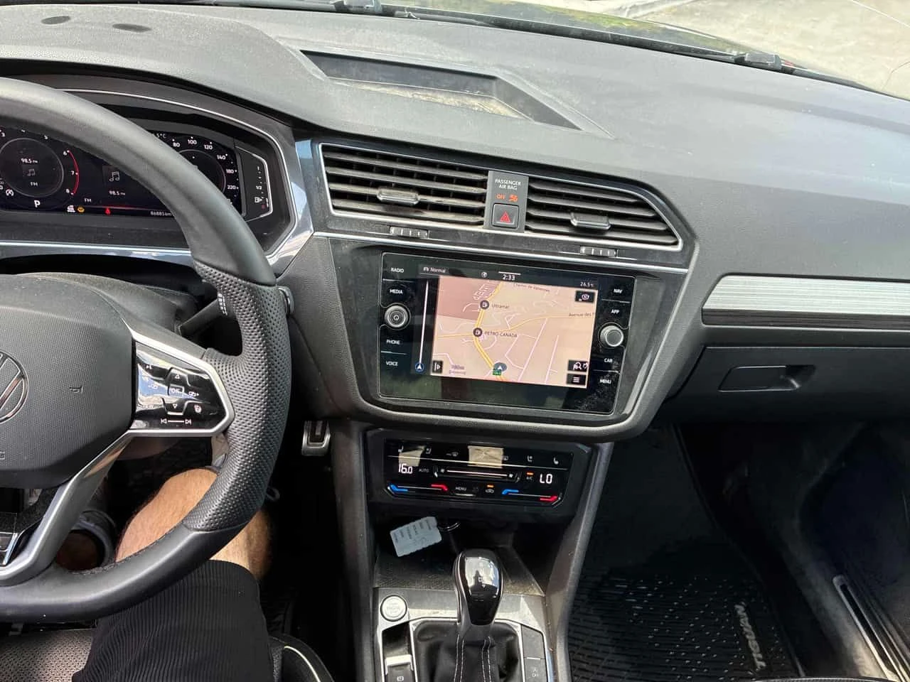 VW Tiguan Highline R Line / 360 / FENDER / DISTRONIC /  , снимка 9 - Автомобили и джипове - 55054287