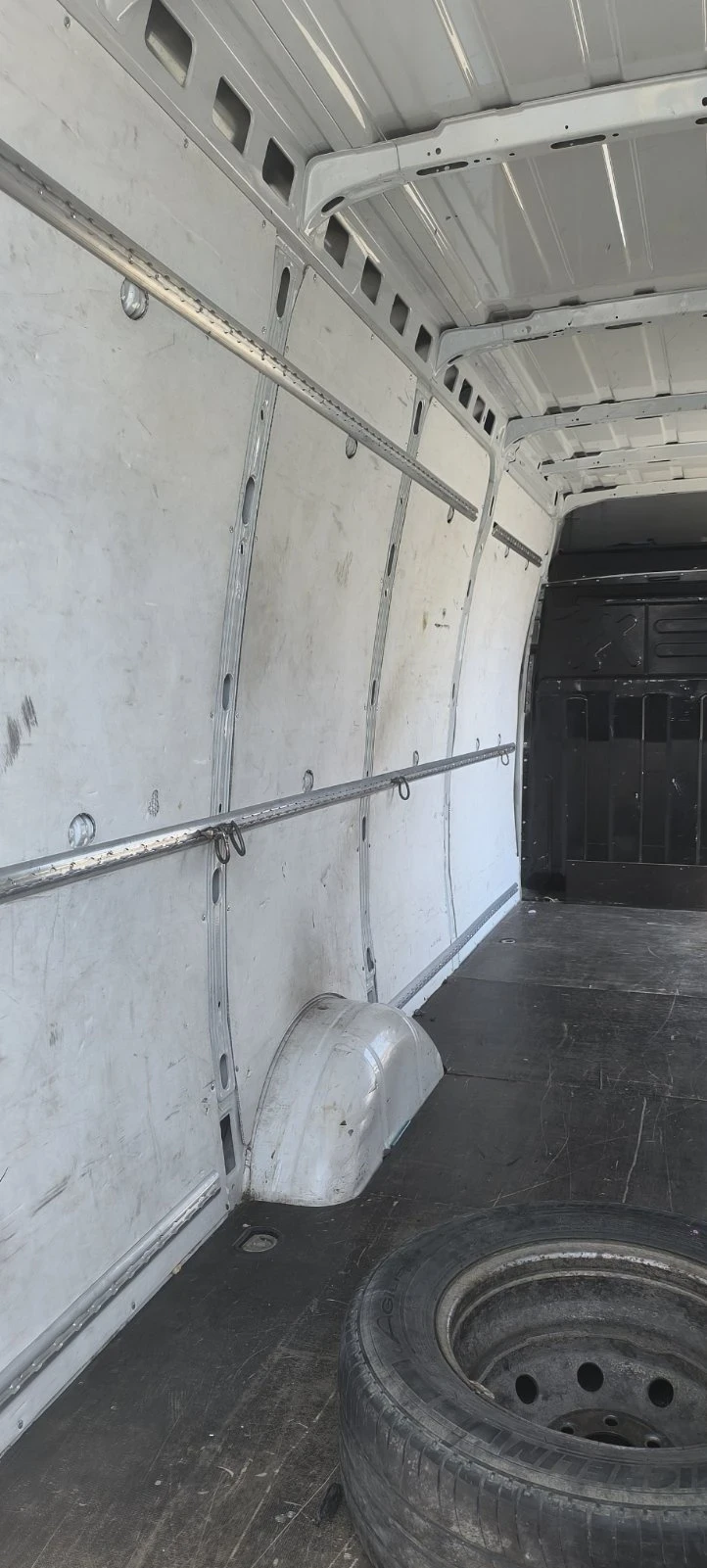 Iveco Daily 35s16  нов т Бул Авто , автоматик 220х км., снимка 4 - Бусове и автобуси - 54799500
