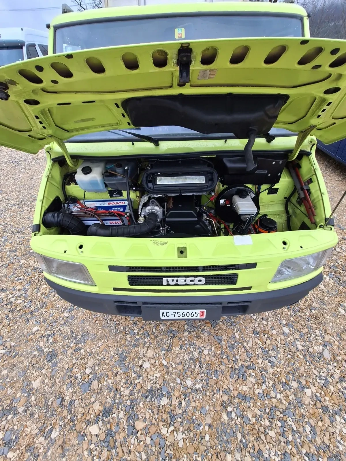 Iveco Daily 2.8 Турбо ДИЗЕЛ 100конски сили.На ход от Швейцария, снимка 13 - Бусове и автобуси - 54026993