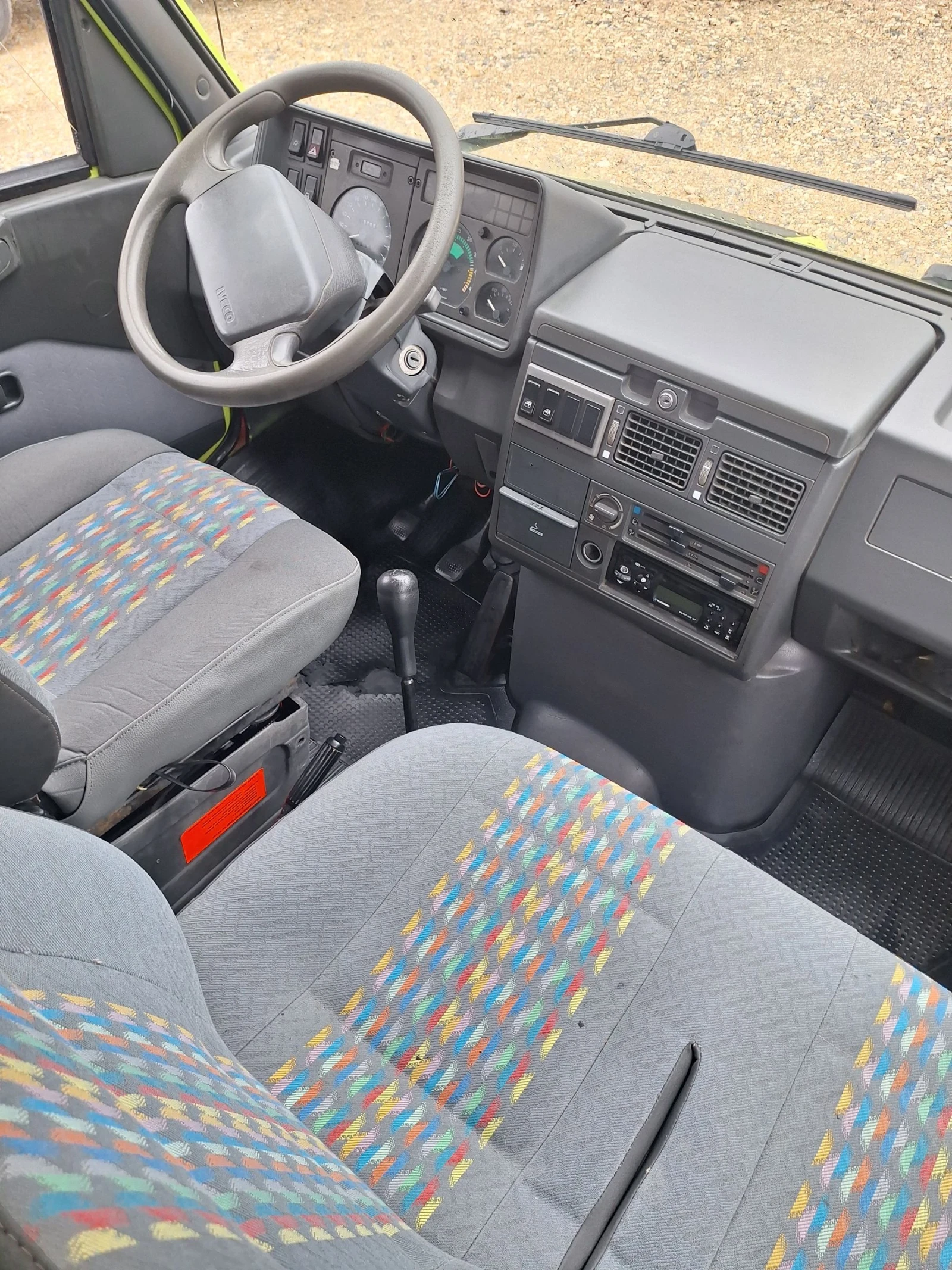 Iveco Daily 2.8 Турбо ДИЗЕЛ 100конски сили.На ход от Швейцария, снимка 10 - Бусове и автобуси - 54026993