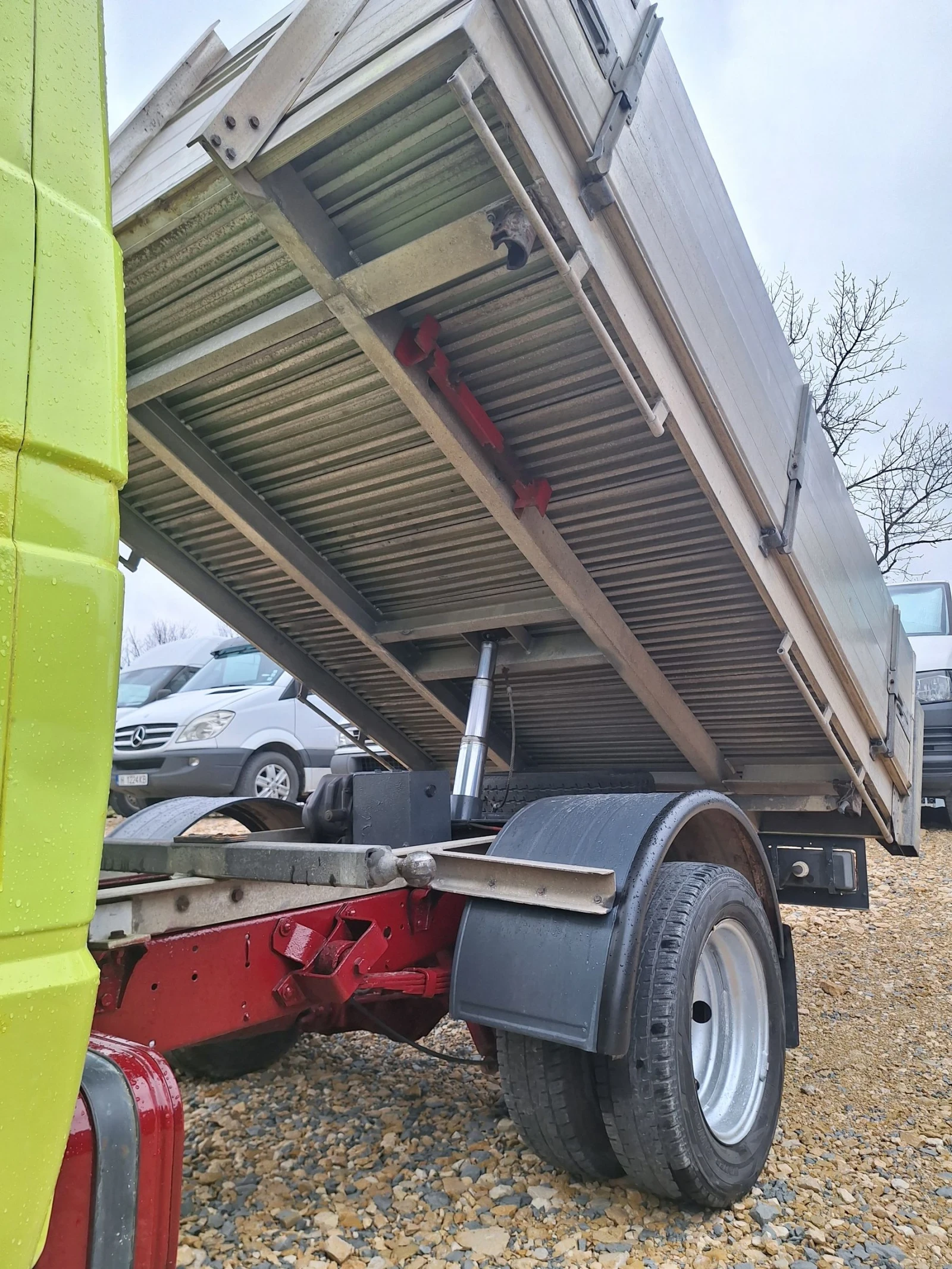 Iveco Daily 2.8 Турбо ДИЗЕЛ 100конски сили.На ход от Швейцария, снимка 4 - Бусове и автобуси - 54026993