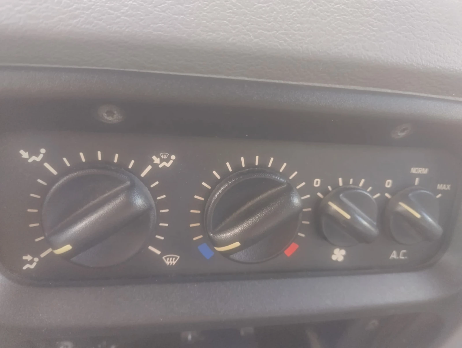 Nissan Interstar 9 МЕСТА  * * * КЛИМАТИК* * * , снимка 2 - Бусове и автобуси - 55012188