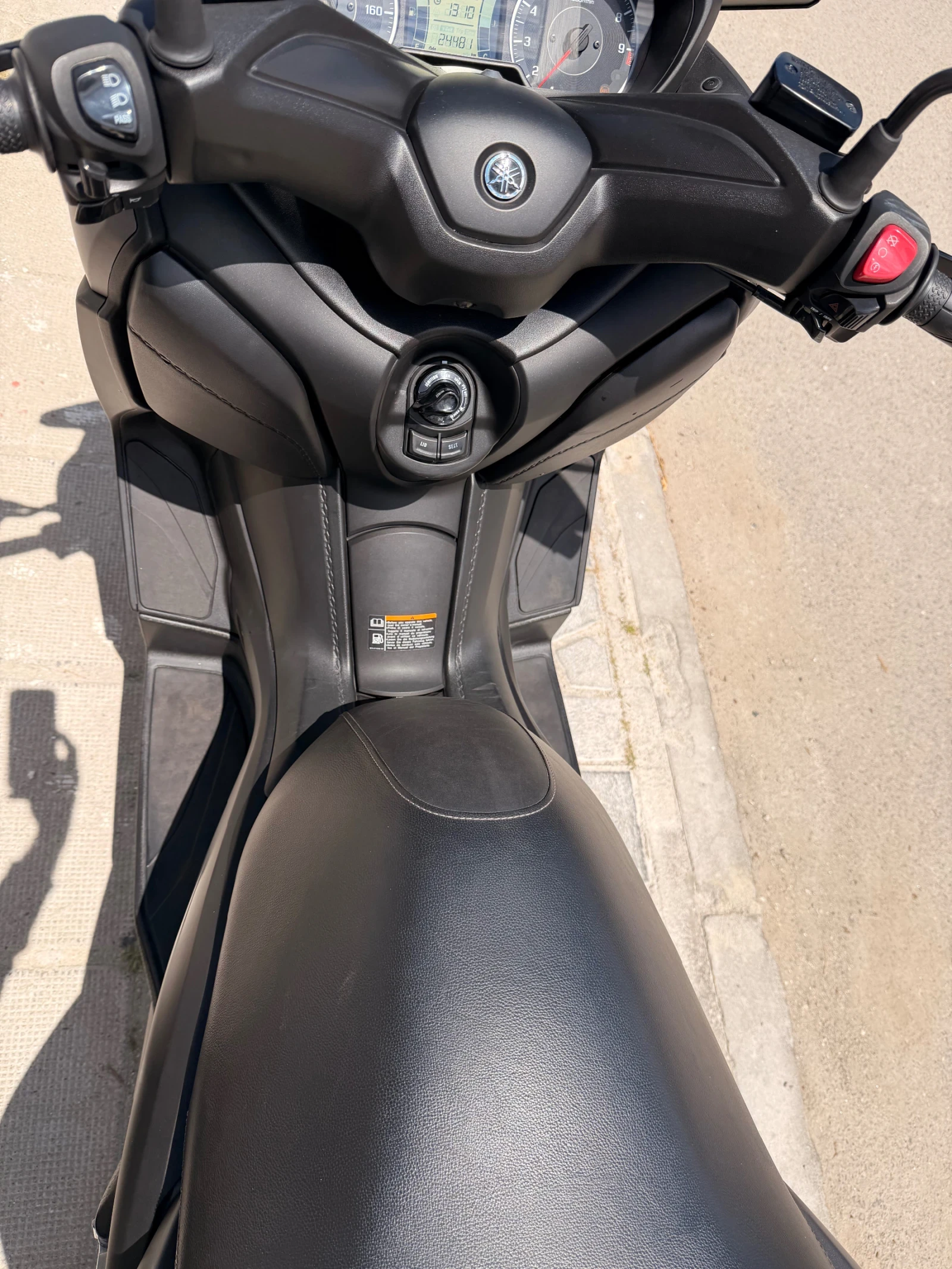 Yamaha X-max 300i ABS TCS LED - Сервизна книжка, снимка 8 - Мотоциклети и мототехника - 54470959
