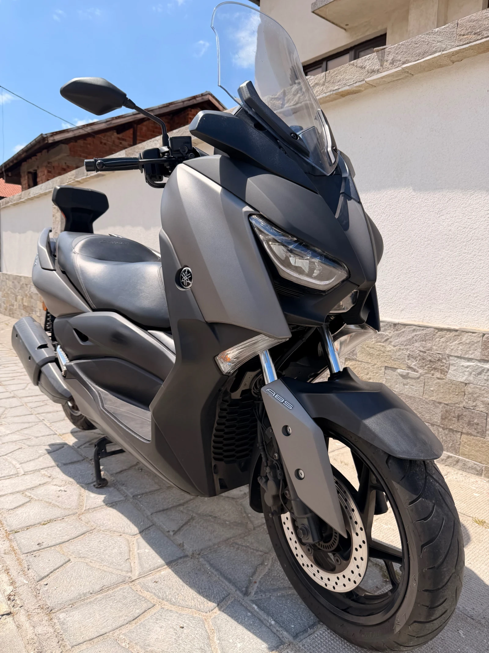 Yamaha X-max 300i ABS TCS LED - Сервизна книжка