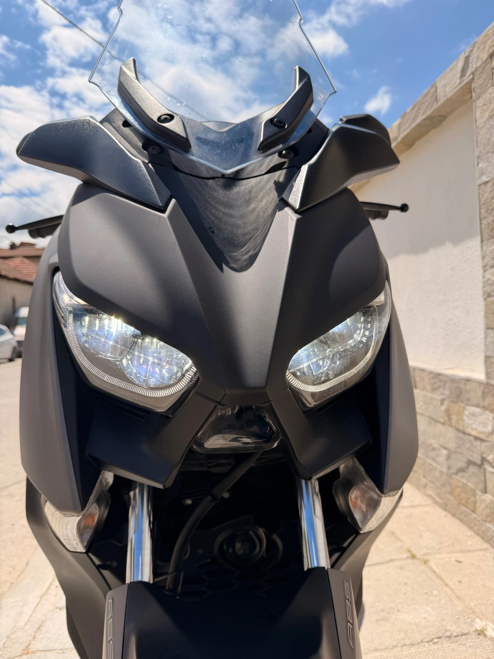 Yamaha X-max 300i ABS TCS LED - Сервизна книжка, снимка 2 - Мотоциклети и мототехника - 54470959