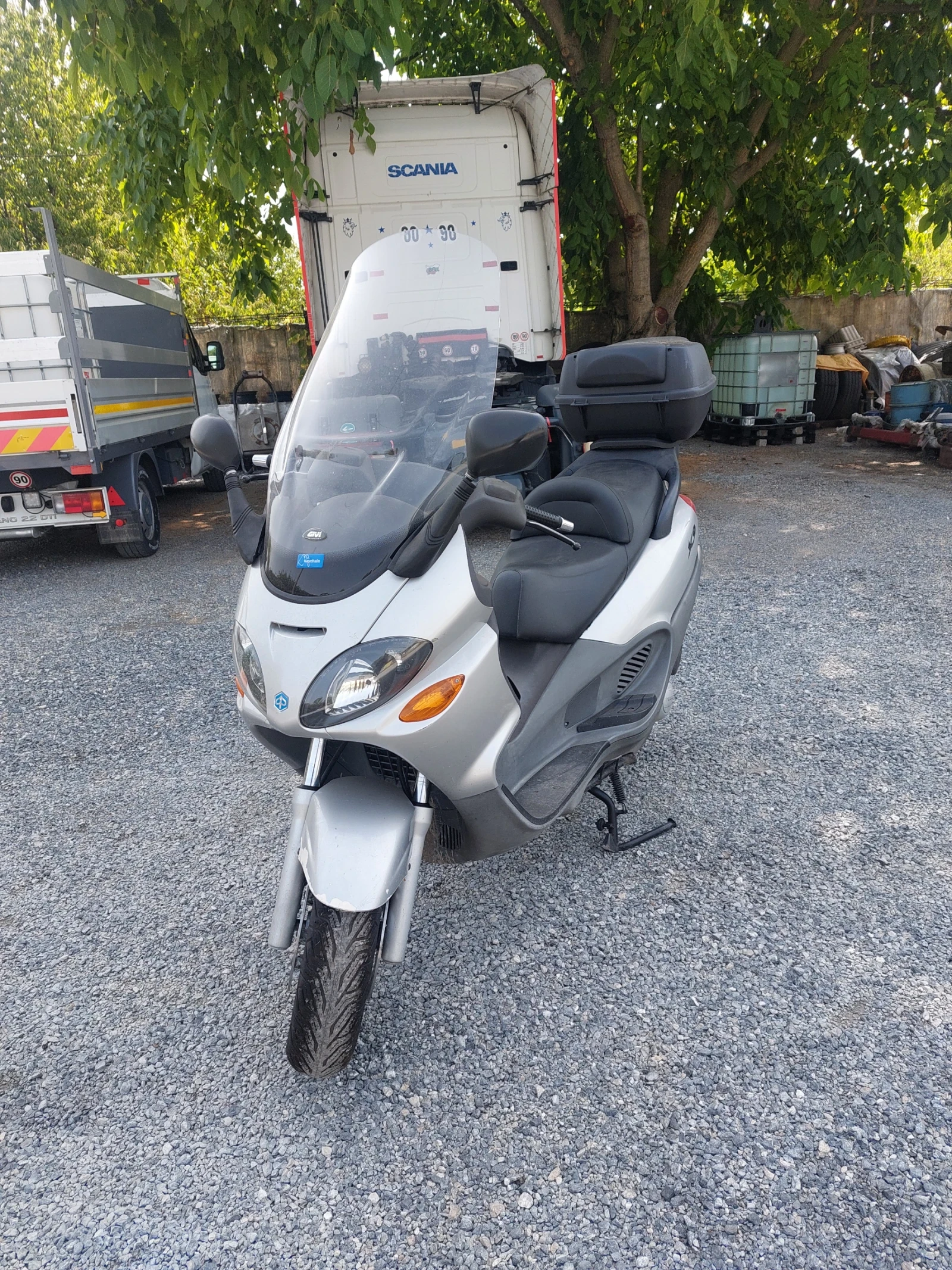Piaggio X9