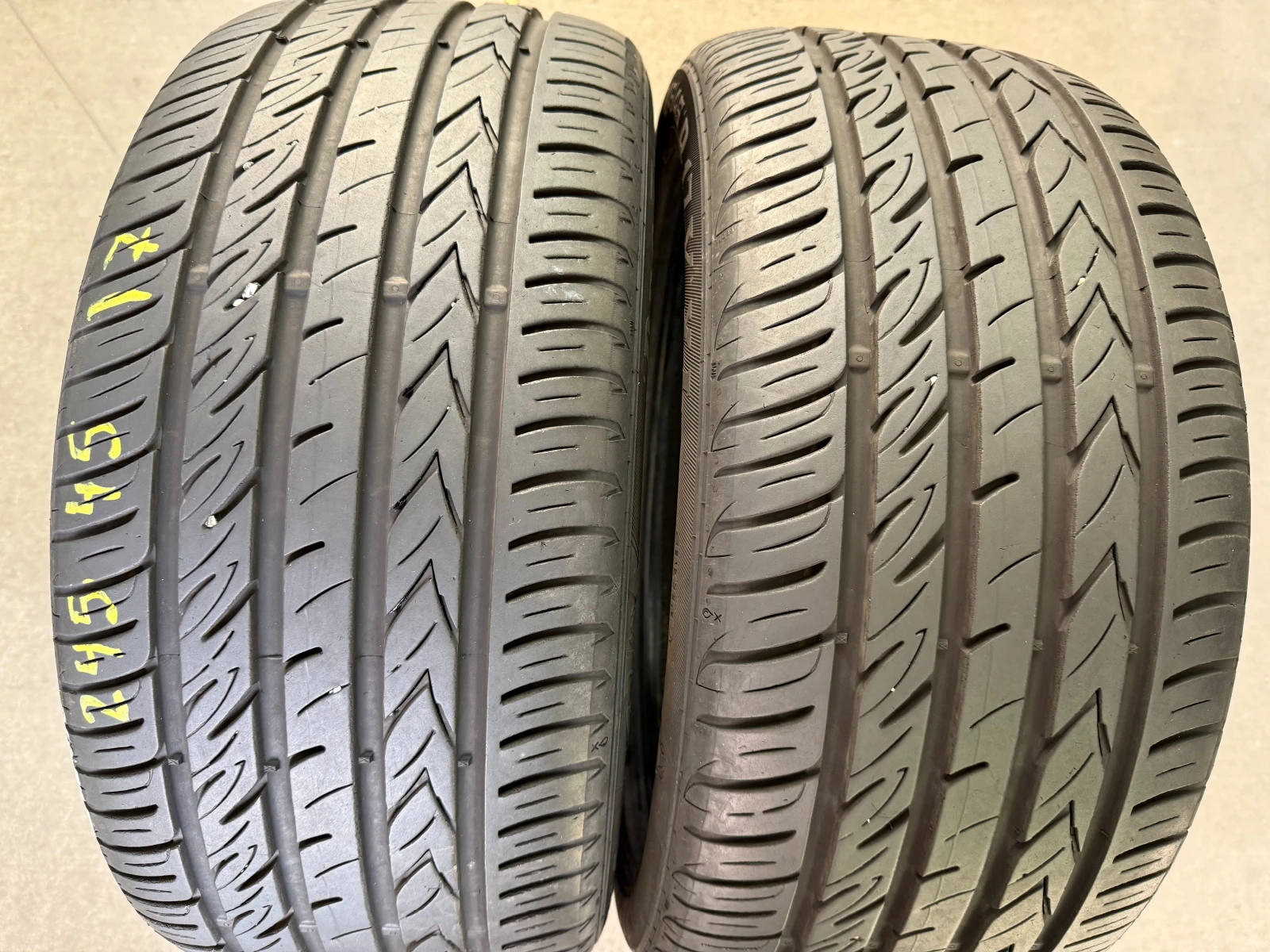 Гуми Летни 245/45R17, снимка 4 - Гуми и джанти - 54673821