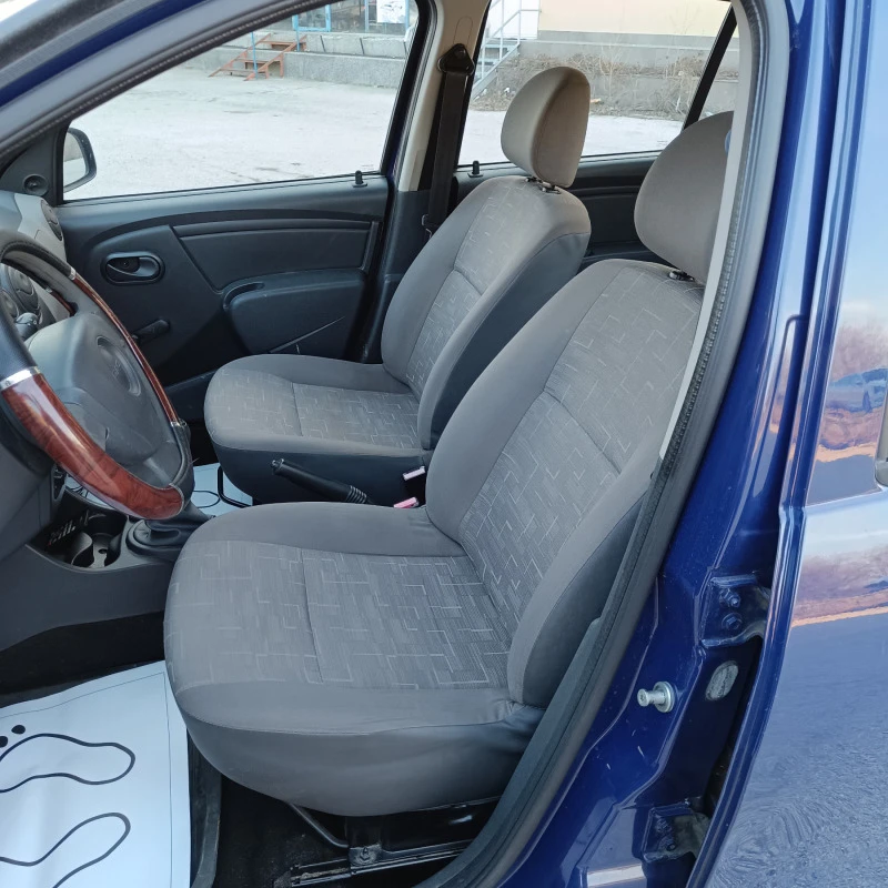 Dacia Sandero 1.4i 75k.c., снимка 8 - Автомобили и джипове - 44434803